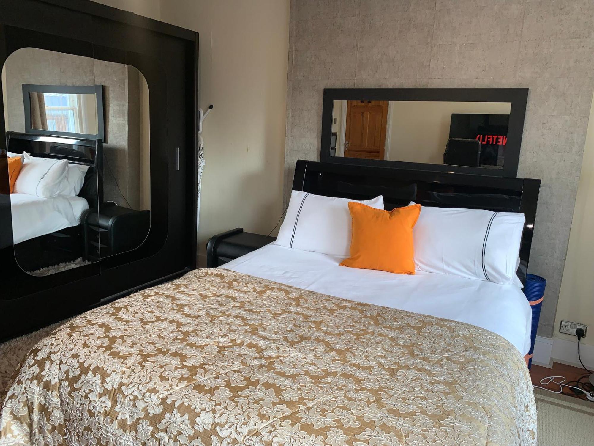 Superbly Furnished Apartment In Central Лондон Экстерьер фото