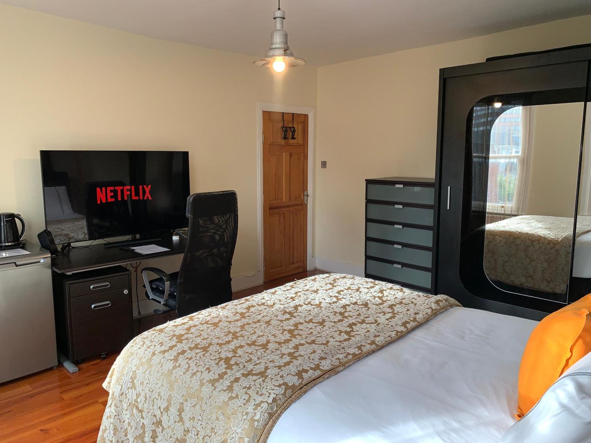 Superbly Furnished Apartment In Central Лондон Номер фото